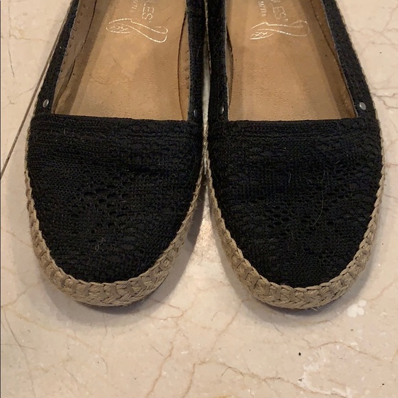 AEROSOLES Shoes - AEROSOLES FLAT SHOES SIZE 8